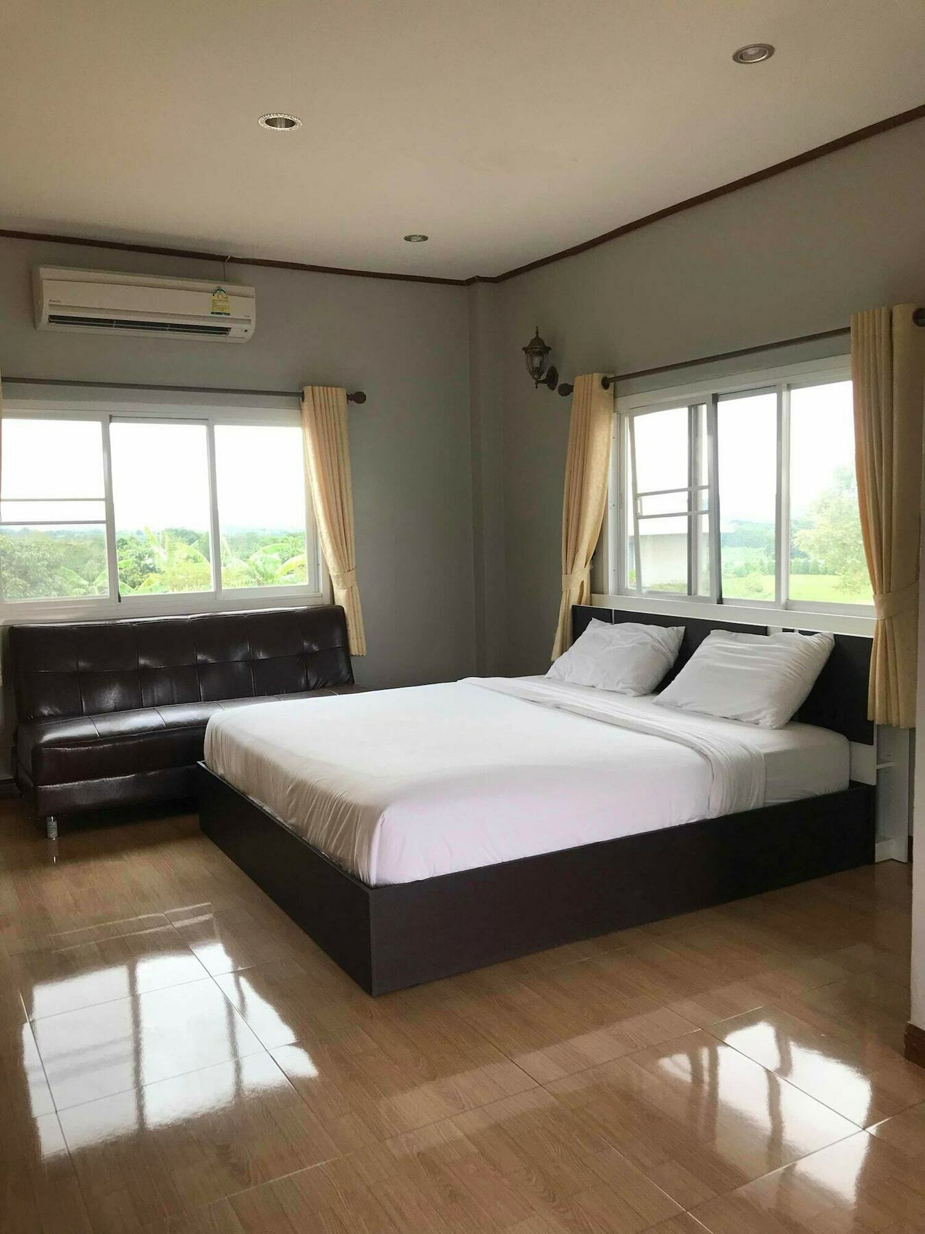 מו סי Oyo 748 Pada Homestay מראה חיצוני תמונה