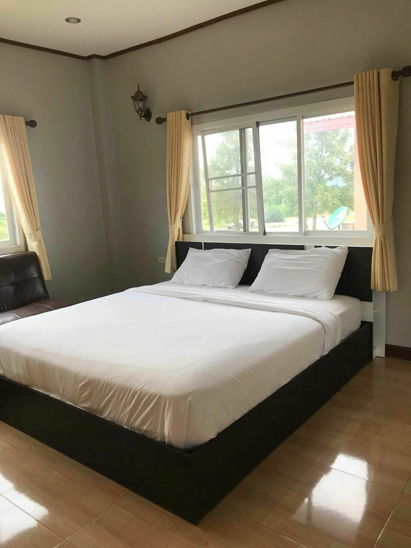 מו סי Oyo 748 Pada Homestay מראה חיצוני תמונה